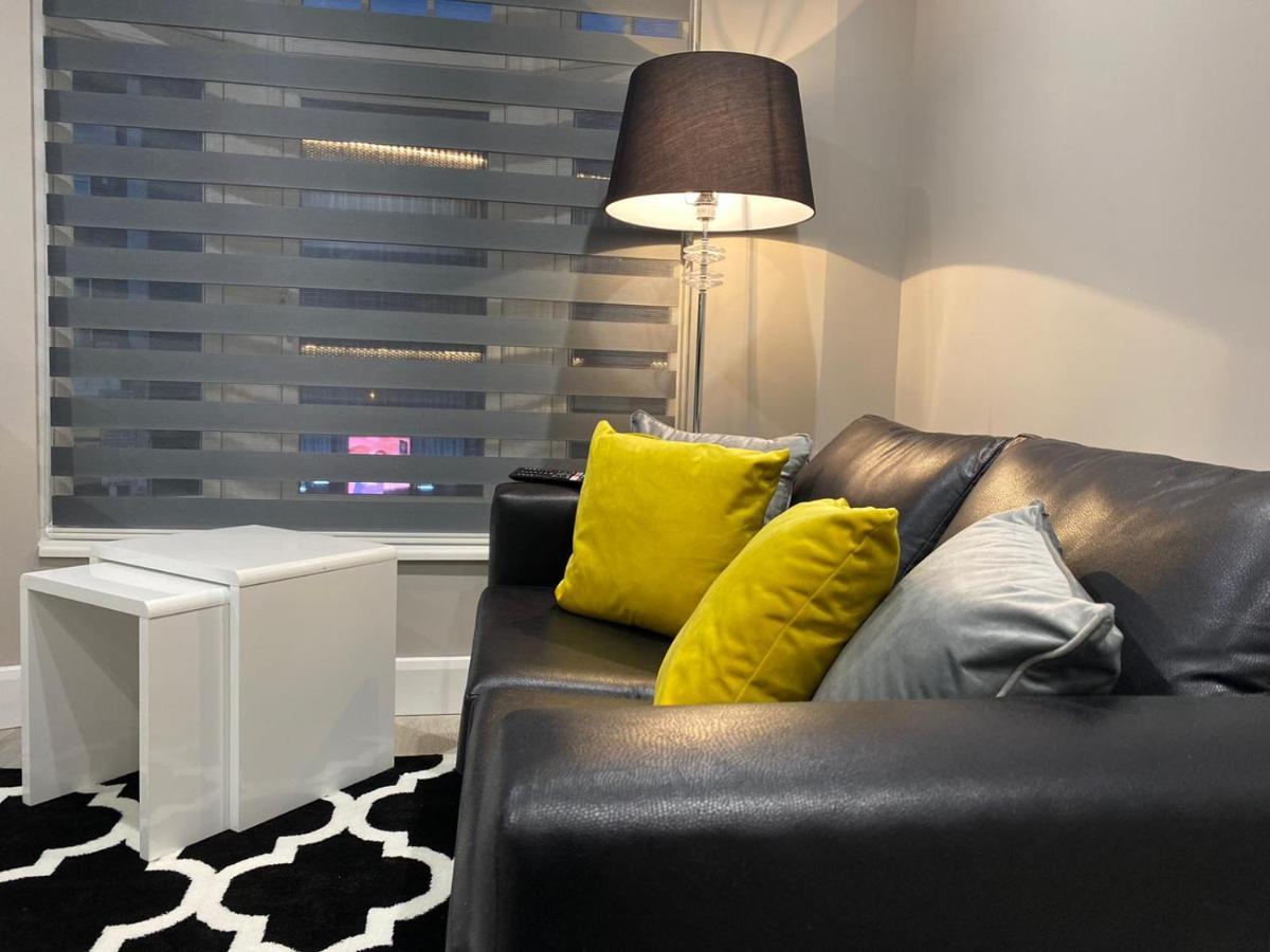 Amazing Central High Street Self Contained Apartments By Syl Watford  Exterior foto